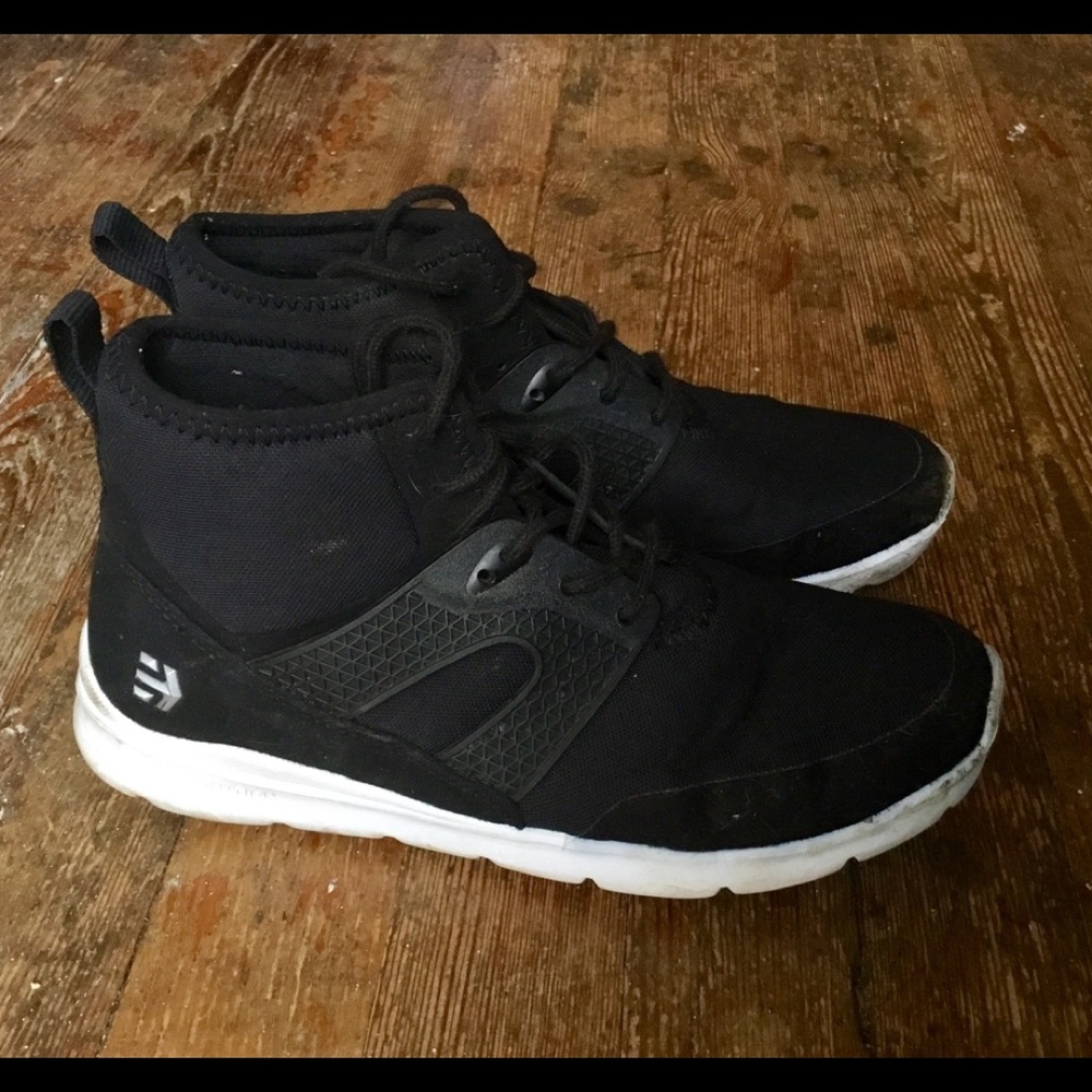 Etnies Skateboarding Shoes